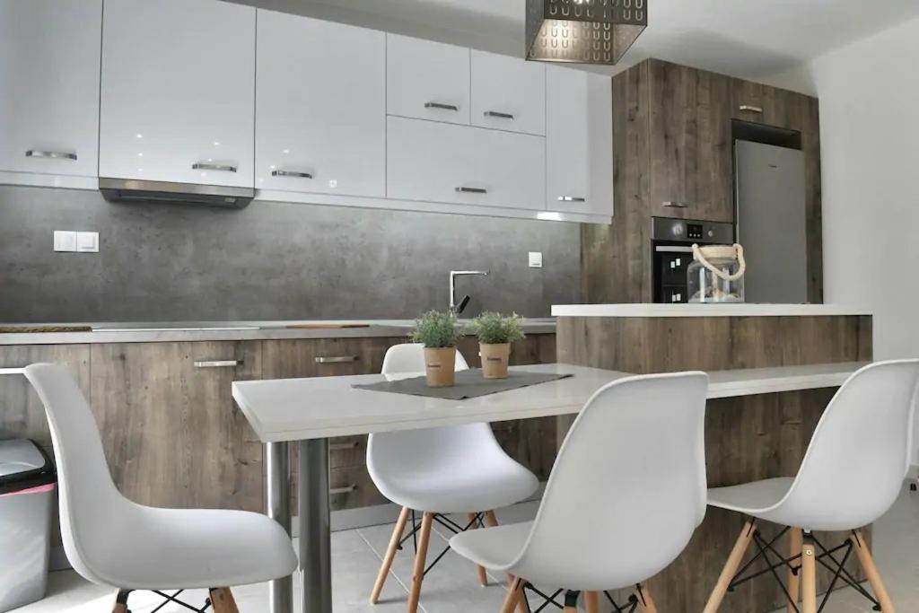 Crystallia Seaside Maisonette By Rentalspro- Nea Moudania Bagian luar foto